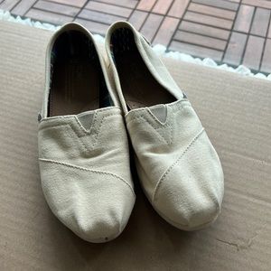 It doesnt fit to me it is very clean almost new